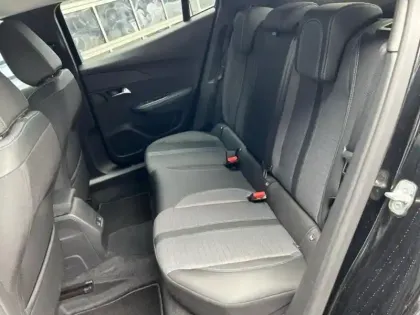 Photo 6 Peugeot 2008  e- 136ch Allure