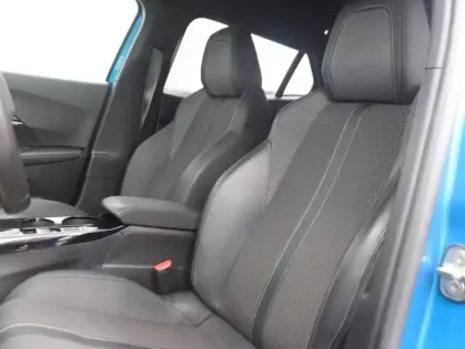 Photo 8 Peugeot 2008  1.2 PureTech 130ch S&S GT EAT8