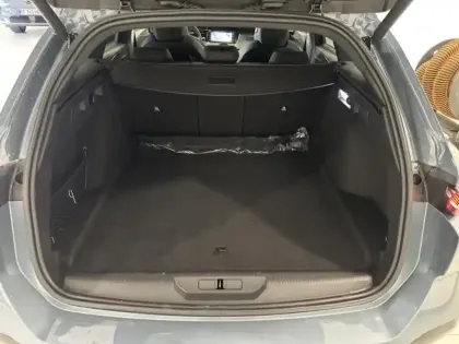 Photo 8 Peugeot 308  SW 1.2 Hybrid 145ch GT Exclusive e-DCS6