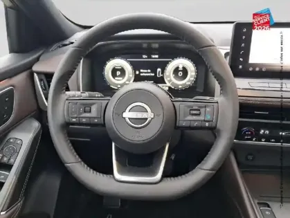 Photo 11 Nissan Qashqai  Hybrid e-POWER 190ch Tekna 2025 Tpano Sieges cuir GPS Camera