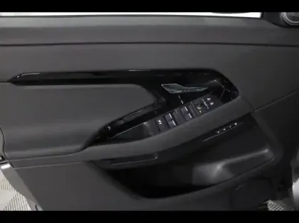 Photo 16 Land rover Range Rover Evoque  1.5 P270e PHEV 269ch S