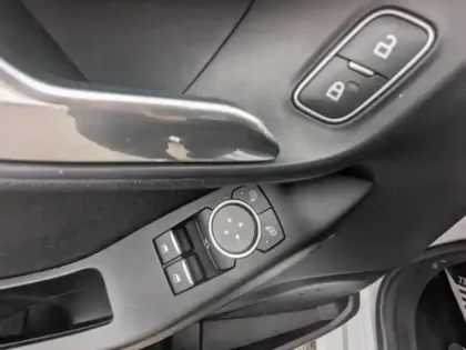 Photo 12 Ford Fiesta  1.1 85ch Cool & Connect 5p Euro6.2