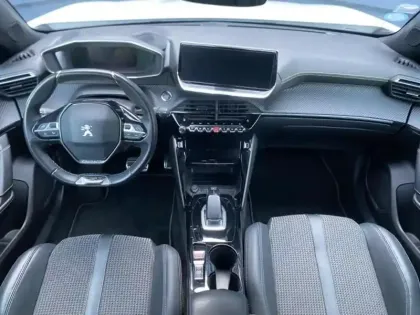Photo 9 Peugeot 2008  e- 136ch GT