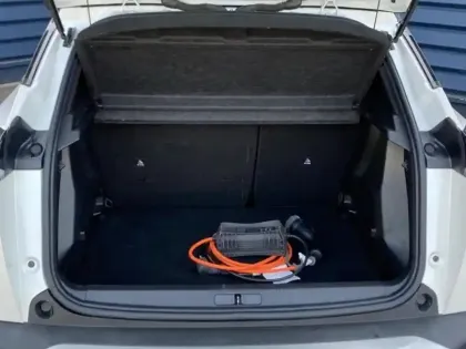 Photo 5 Peugeot 2008  e- 136ch GT