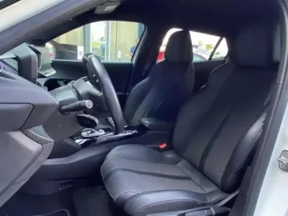 Photo 7 Peugeot 2008  e- 136ch GT