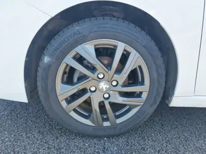 Photo 12 Peugeot 208  PureTech 75 S&S BVM5
