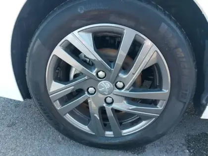 Photo 12 Peugeot 208  PureTech 75 S&S BVM5