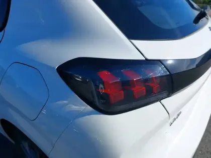 Photo 16 Peugeot 208  PureTech 75 S&S BVM5