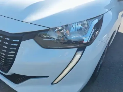 Photo 15 Peugeot 208  PureTech 75 S&S BVM5