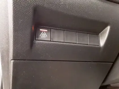 Photo 23 Peugeot 208  Electrique 50 kWh 136ch