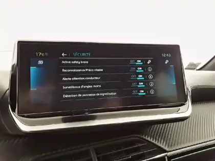Photo 21 Peugeot 208  Electrique 50 kWh 136ch