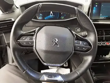 Photo 8 Peugeot 208  Electrique 50 kWh 136ch