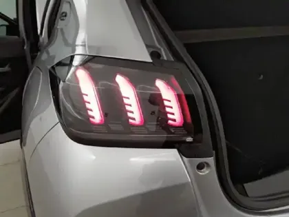 Photo 16 Peugeot 208  Electrique 50 kWh 136ch