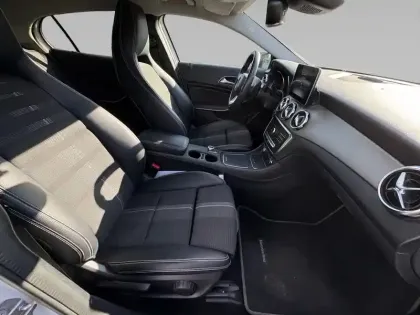 Photo 10 Mercedes GLA  200 7-G DCT