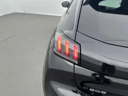 Photo 16 Peugeot 208  Electrique 50 kWh 136ch