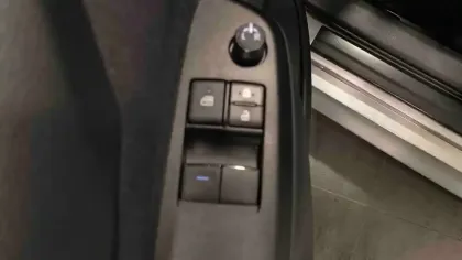 Photo 20 Mazda Mazda2  Hybrid 1.5L CVT 116 ch