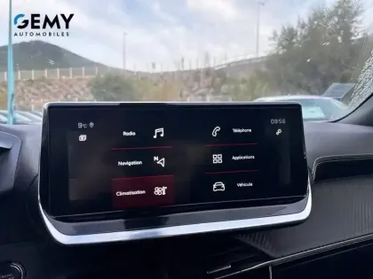 Photo 36 Peugeot 2008  PureTech 130 S&S EAT8