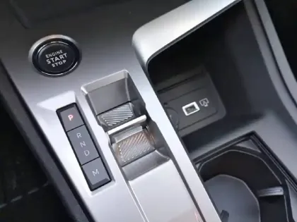 Photo 13 Peugeot 308  Hybrid 145 e-DCS6