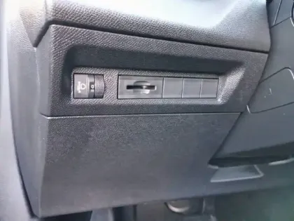 Photo 22 Peugeot 308  Hybrid 145 e-DCS6