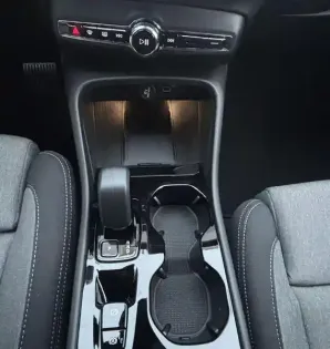 Photo 20 Volvo Xc40  B3 163 ch DCT7