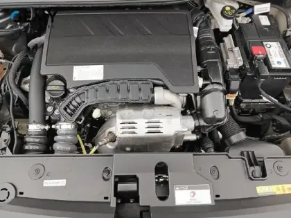 Photo 55 Peugeot 208  PureTech 100 S&S BVM6