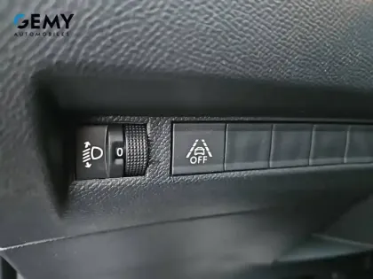 Photo 17 Peugeot 2008  PureTech 100 S&S BVM6