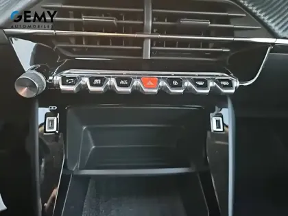 Photo 30 Peugeot 2008  PureTech 100 S&S BVM6