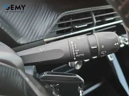 Photo 21 Peugeot 2008  PureTech 100 S&S BVM6