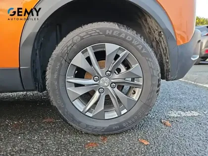 Photo 11 Peugeot 2008  PureTech 100 S&S BVM6