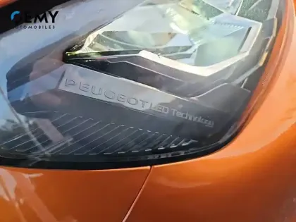 Photo 14 Peugeot 2008  PureTech 100 S&S BVM6