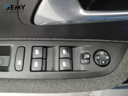 Photo 11 Peugeot 208  Electrique 50 kWh 136ch