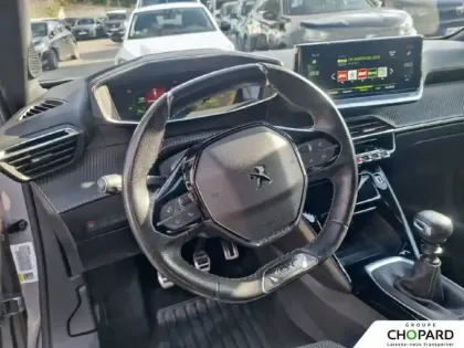 Photo 37 Peugeot 2008  PureTech 130 S&S BVM6