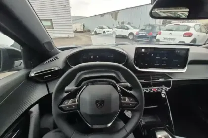 Photo 17 Peugeot 2008  Hybrid 145 e-DCS6