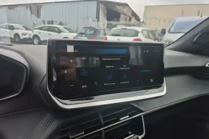 Photo 16 Peugeot 2008  Hybrid 145 e-DCS6