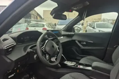 Photo 9 Peugeot 2008  Hybrid 145 e-DCS6