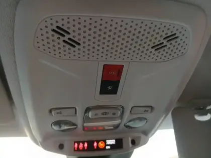 Photo 37 Peugeot 208  Electrique 50 kWh 136ch