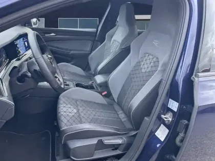 Photo 13 Volkswagen Golf  1.5 eTSI OPF 150 DSG7