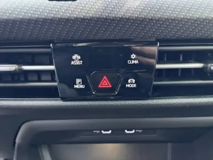 Photo 22 Volkswagen Golf  1.5 eTSI OPF 150 DSG7