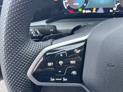 Photo 26 Volkswagen Golf  1.5 eTSI OPF 150 DSG7