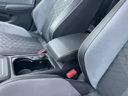 Photo 18 Volkswagen Golf  1.5 eTSI OPF 150 DSG7