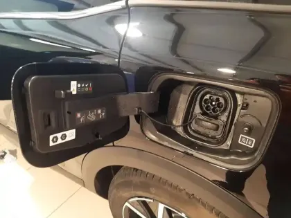 Photo 14 Citroën C4 e- 136 ch Automatique