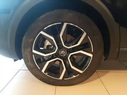Photo 11 Citroën C4 e- 136 ch Automatique