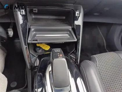 Photo 78 Peugeot 2008  Electrique 136 ch