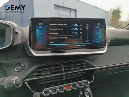 Photo 19 Peugeot 2008  Electrique 136 ch