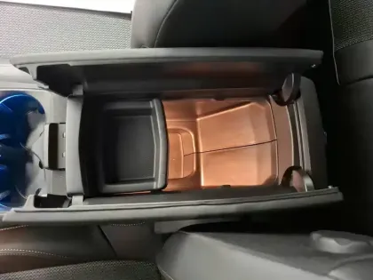 Photo 29 Peugeot 3008  Hybrid 136 e-DCS6