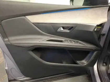 Photo 14 Peugeot 3008  Hybrid 136 e-DCS6