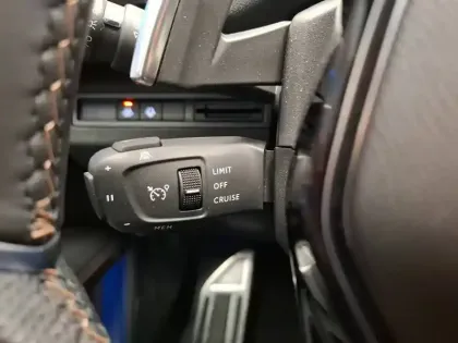 Photo 18 Peugeot 3008  Hybrid 136 e-DCS6