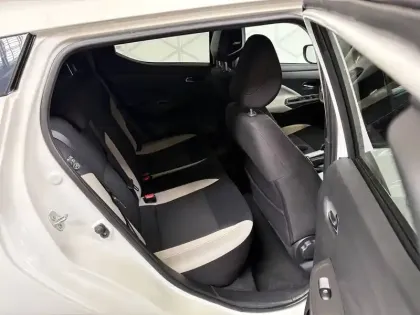 Photo 33 Nissan Micra  IG-T 92 Xtronic