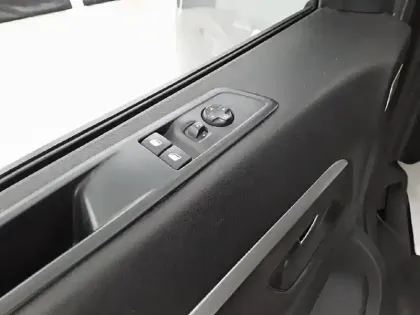 Photo 23 Peugeot Expert  FGN TOLE M BLUEHDI 180 S&S EAT8