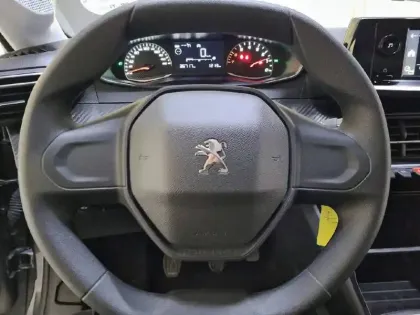 Photo 8 Peugeot 208  PureTech 75 S&S BVM5